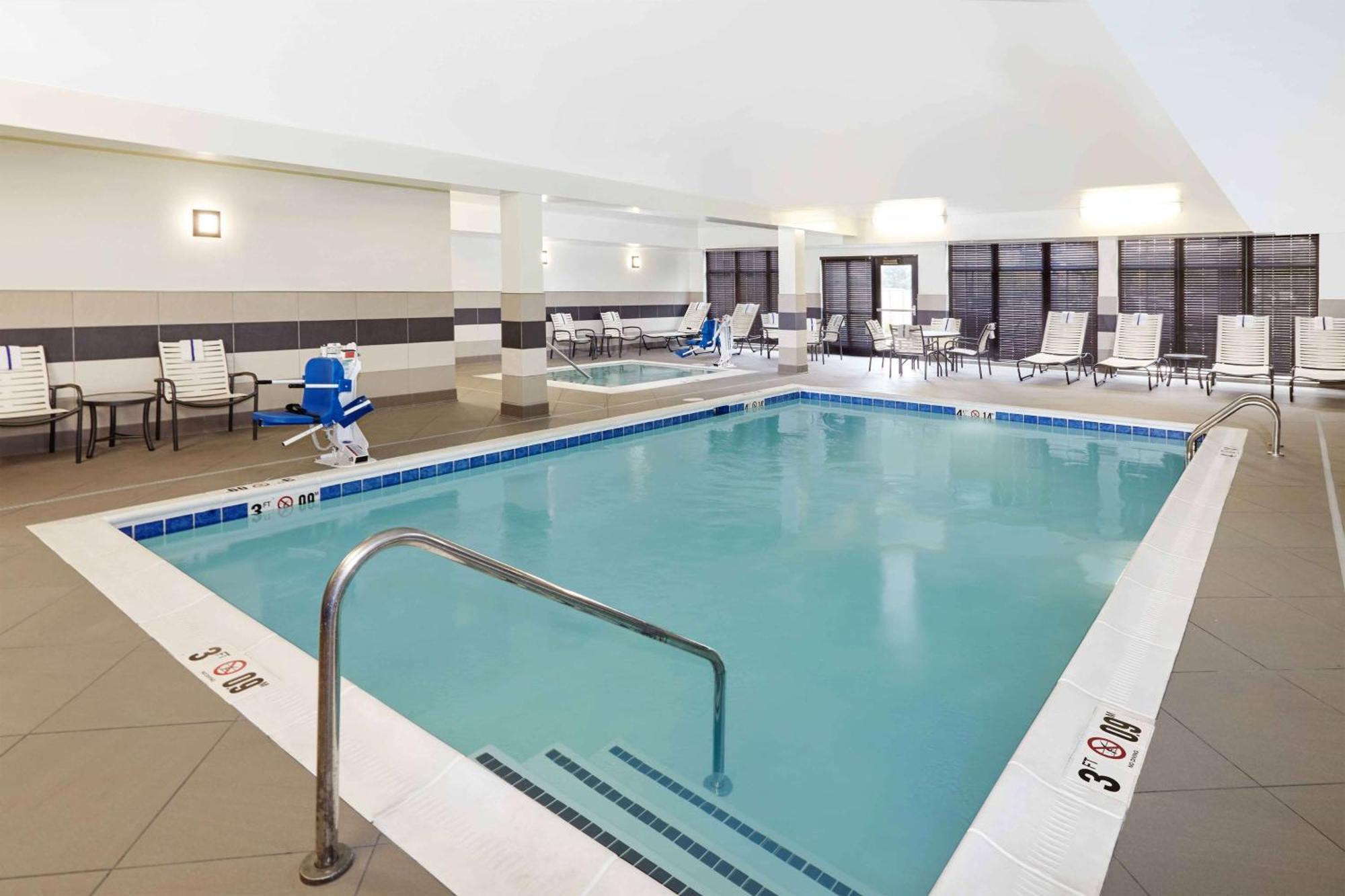 Homewood Suites By Hilton Munster Exterior photo